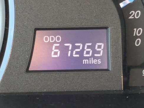 Used 2014 Toyota Camry LE FWD image 26