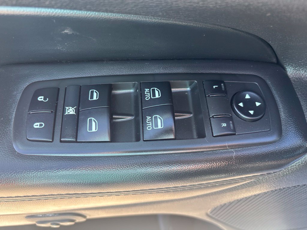 Used 2021 Jeep Grand Cherokee Limited w/ Luxury Group II AWD/4WD image 18