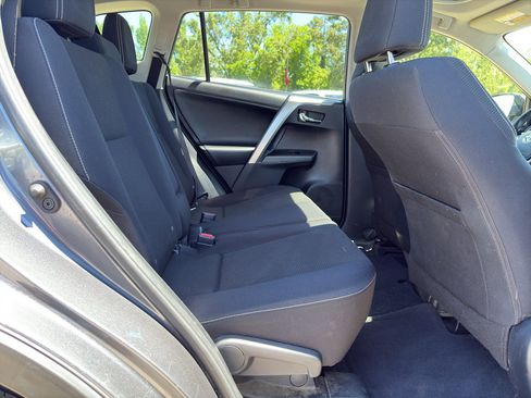 Used 2018 Toyota RAV4 XLE w/ Plus Extra Value Package FWD image 15