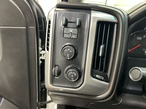 Used 2015 GMC Sierra 2500 SLT w/ Duramax Plus Package AWD/4WD image 18