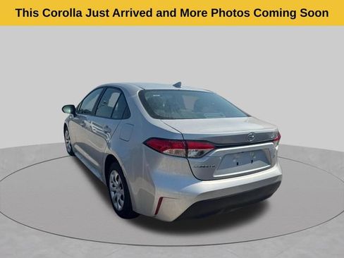 Used 2026 Toyota Corolla LE FWD image 4
