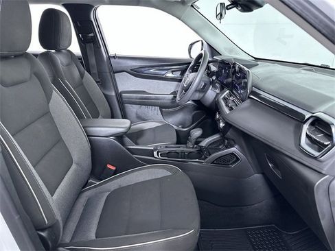 Used 2024 Chevrolet TrailBlazer LT w/ Driver Confidence Package image 29