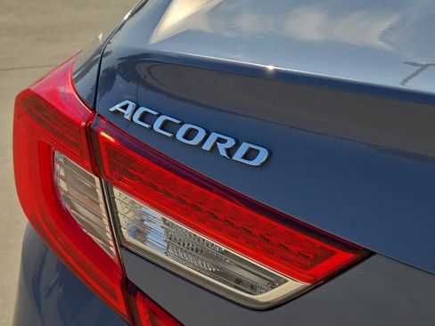 Used 2021 Honda Accord Touring image 12