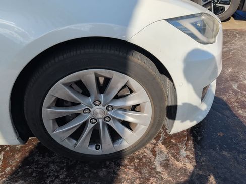 Used 2017 Tesla Model S 75 RWD image 3