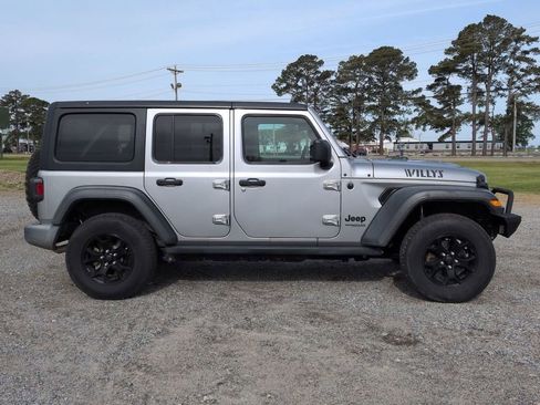 Used 2020 Jeep Wrangler Unlimited Sport AWD/4WD image 3