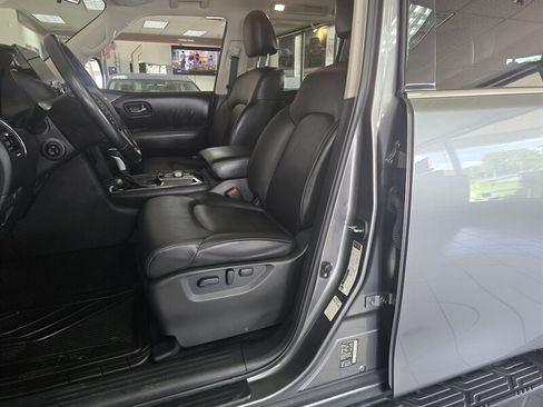 Used 2022 Nissan Armada SV RWD image 9