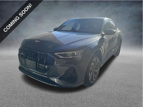Used 2023 Audi e-tron Premium Plus w/ Premium Plus Package AWD/4WD image 2