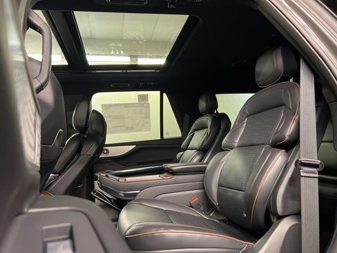New 2026 Lincoln Navigator Black Label AWD/4WD image 33