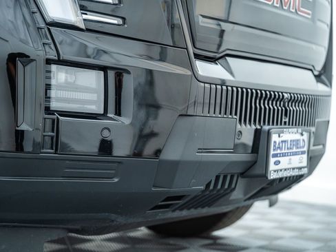 Used 2026 GMC Sierra EV Elevation w/ LPO, Elevation Dark Package AWD/4WD image 18