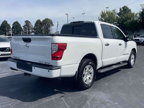 Used 2018 Nissan Titan SV w/ SV Convenience Package AWD/4WD image 7