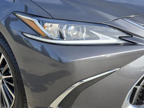 Used 2024 Lexus ES 350 w/ Premium Package FWD image 38
