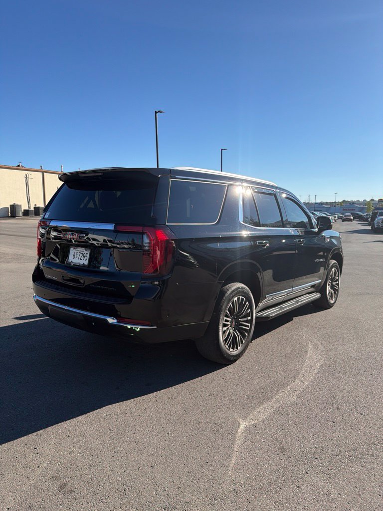 Used 2025 GMC Yukon Elevation AWD/4WD image 7