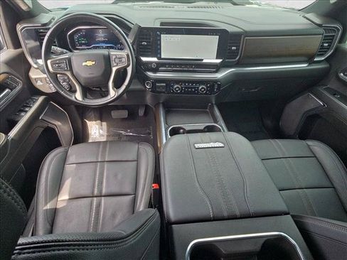 Used 2024 Chevrolet Silverado 2500 High Country AWD/4WD image 18