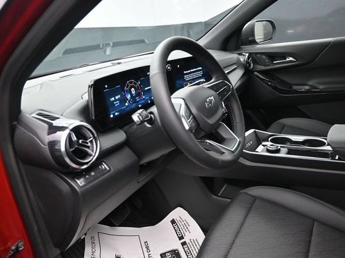 New 2026 Chevrolet Equinox LT w/ Convenience Package II FWD image 18