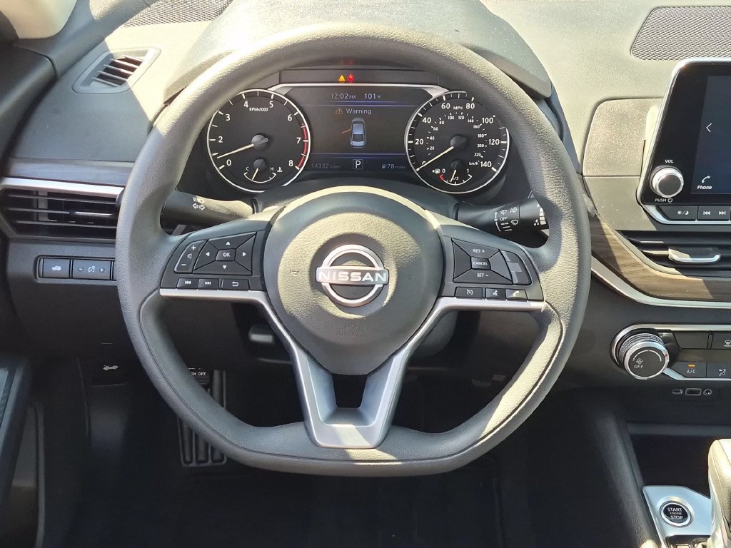 Used 2025 Nissan Altima 2.5 SV FWD image 23