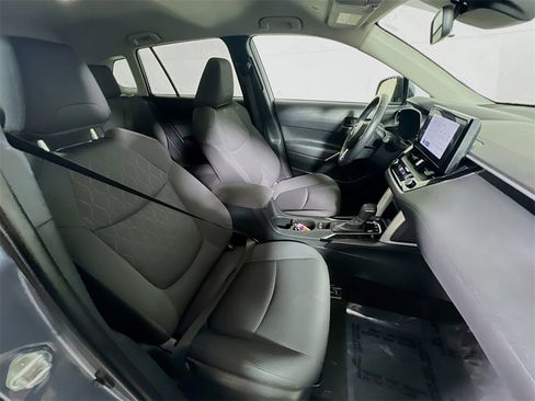 Certified 2024 Toyota Corolla Cross LE image 24