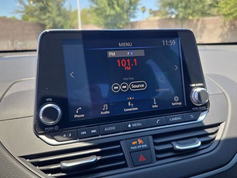 Certified 2025 Nissan Altima 2.5 S FWD image 21