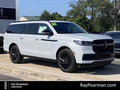 New 2025 Lincoln Navigator L Reserve w/ Jet Appearance Package