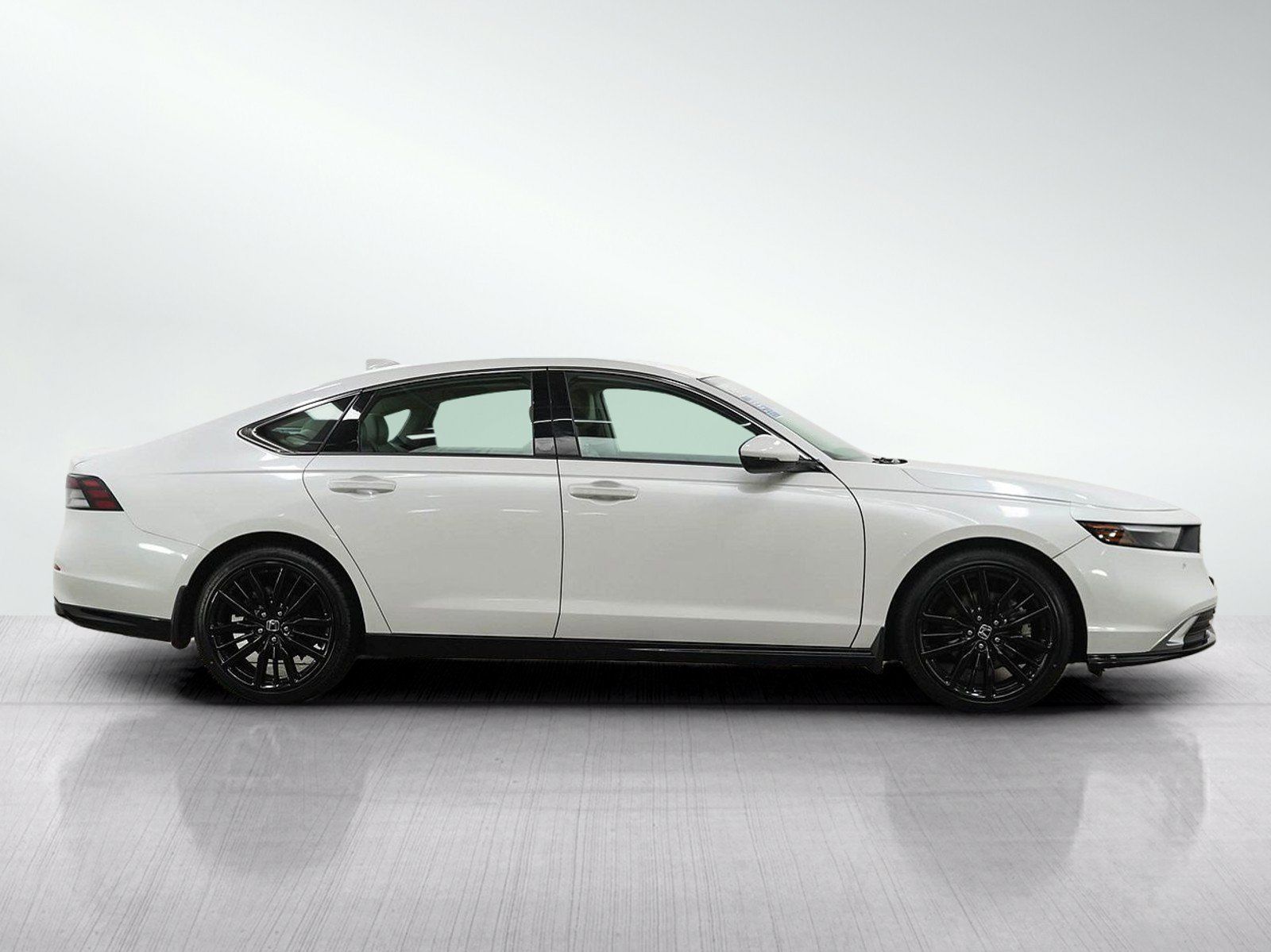 Used 2023 Honda Accord Touring image 6