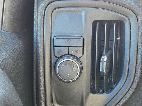 Used 2024 Chevrolet Silverado 1500 Custom image 24