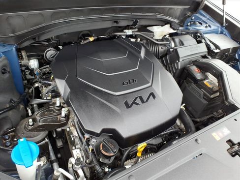 Used 2023 Kia Telluride EX w/ EX Captain's Chair Package image 13