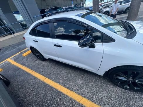 Used 2024 Toyota Corolla SE FWD image 3