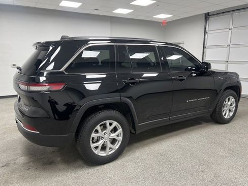 Used 2023 Jeep Grand Cherokee Limited image 11