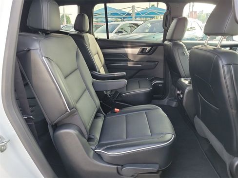 Used 2026 Buick Enclave Preferred image 27