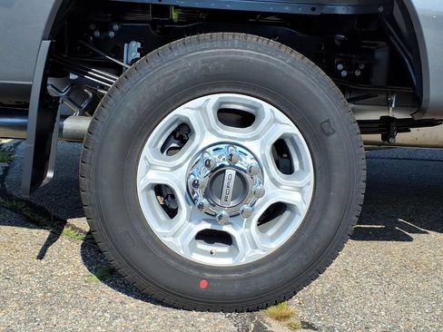 New 2026 Ford F350 XLT w/ XLT Premium Package AWD/4WD image 10