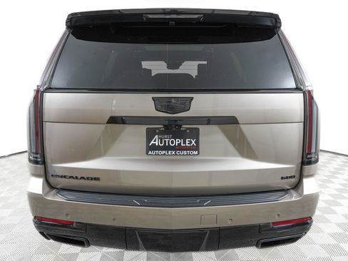 Used 2025 Cadillac Escalade Sport Platinum w/ LPO, ONYX Package image 7