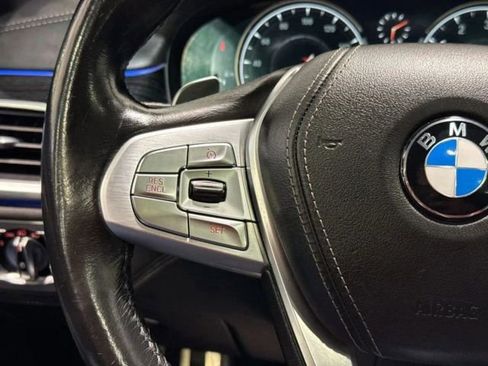 Used 2017 BMW 750i xDrive image 16