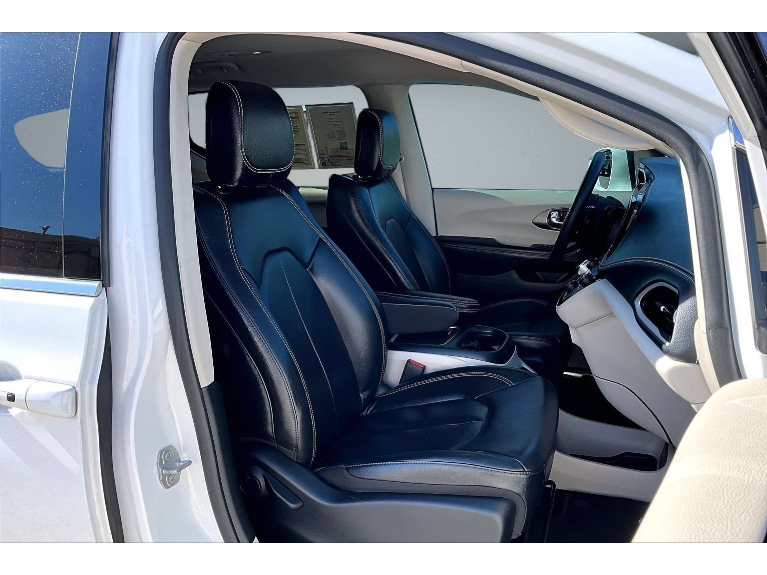Certified 2022 Chrysler Pacifica Touring-L FWD image 50