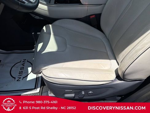 Used 2021 Hyundai Palisade Limited AWD/4WD image 14