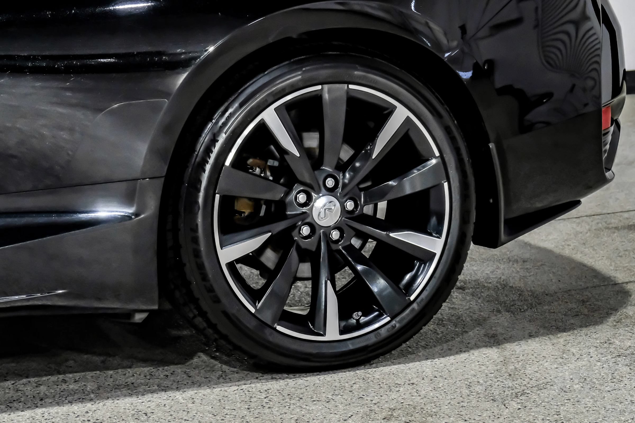 Used 2017 INFINITI Q60 3.0t w/ Premium Plus Package 3.0T AWD/4WD image 69