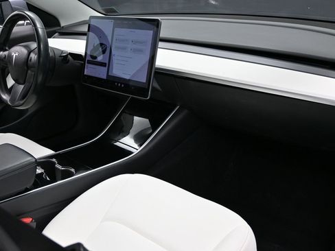 Used 2018 Tesla Model 3 Long Range image 36