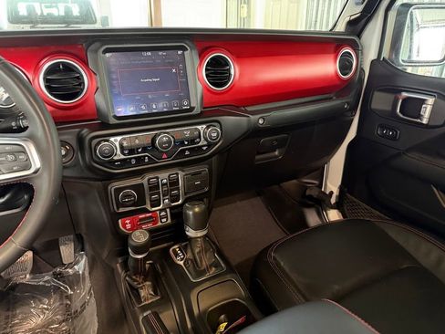 Used 2023 Jeep Gladiator Rubicon w/ Cold Weather Group image 22