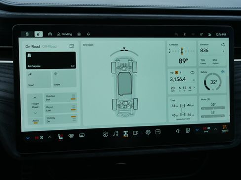 Used 2024 Rivian R1T Adventure image 29