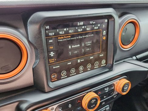 Used 2023 Jeep Gladiator Mojave w/ Cold Weather Group image 24