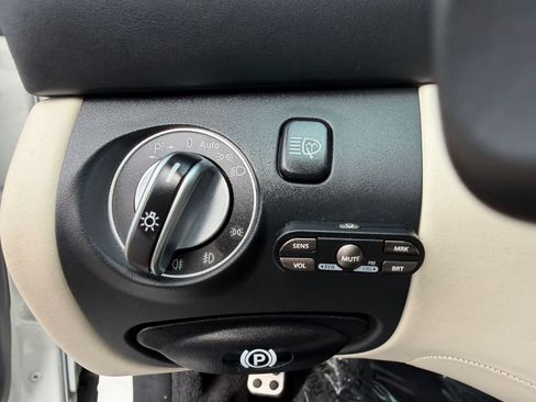 Used 2009 Mercedes-Benz SL 63 AMG image 16