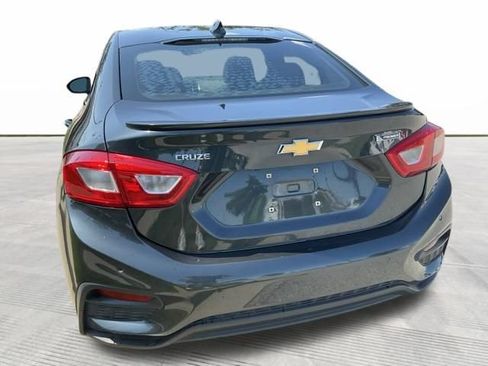 Used 2017 Chevrolet Cruze Premier FWD image 9