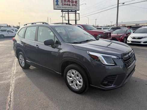 Used 2022 Subaru Forester CVT image 4