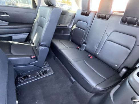 Certified 2024 Nissan Pathfinder SL w/ Lighting Package (N92) image 49