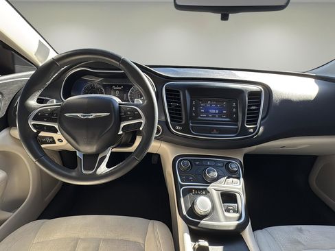 Used 2015 Chrysler 200 Limited w/ Convenience Group image 9