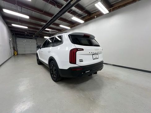 Used 2022 Kia Telluride EX w/ EX Premium Package image 6