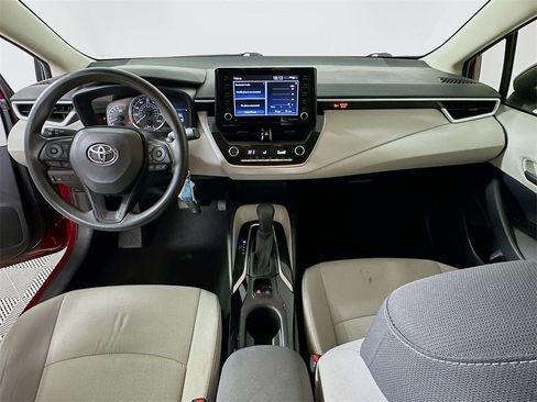 Used 2022 Toyota Corolla LE image 3