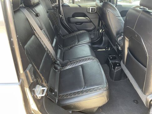 Used 2021 Jeep Gladiator Overland AWD/4WD image 33