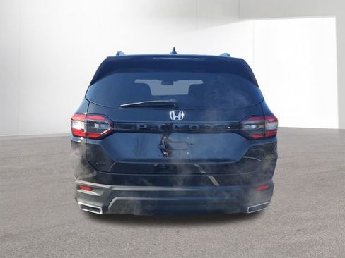 New 2025 Honda Pilot Sport image 15