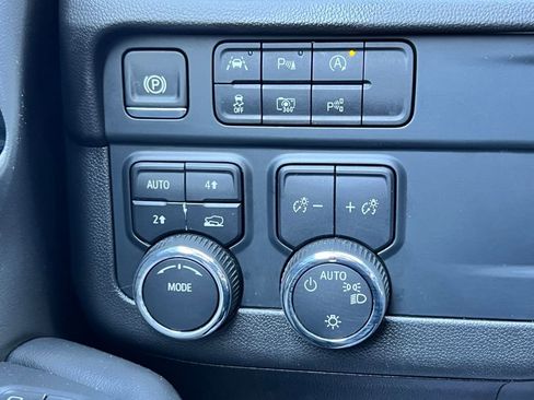 Used 2025 Chevrolet Tahoe LT image 22