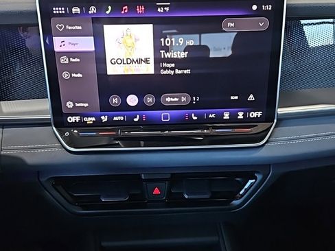 New 2026 Volkswagen Tiguan SE image 30