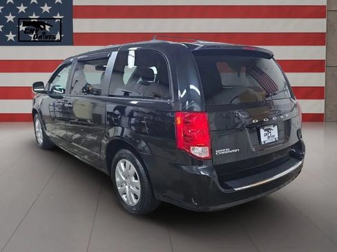 Used 2019 Dodge Grand Caravan SE w/ UConnect Hands-Free Group FWD image 7